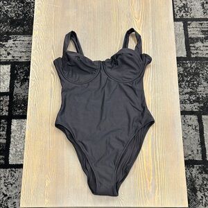 Black One-Piece with underwire Swimsuit